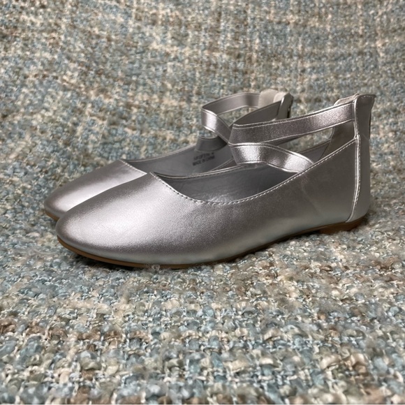 Nova Utopia Toddler Little Girls Dress Ballet Ankle Strap Flat Shoes in Silver - Picture 2 of 8
